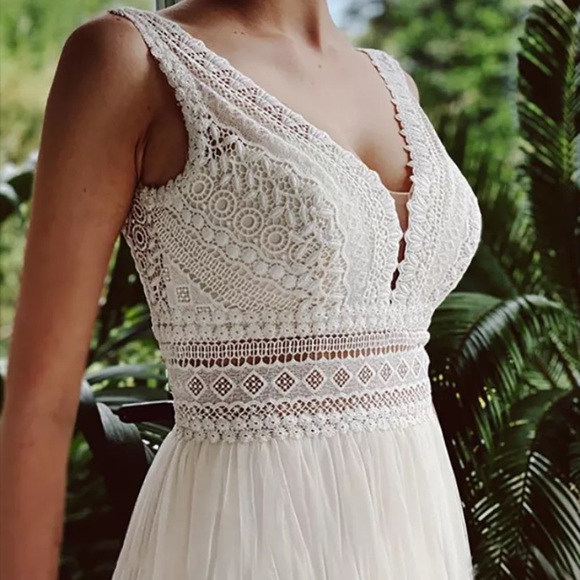 Gorgeously made Boho Wedding Dress - Picture 2 of 5
